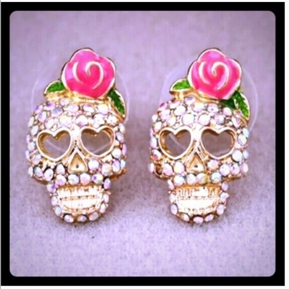 Rose pink Rhinestone Skull Earrings - Picture 4 of 7